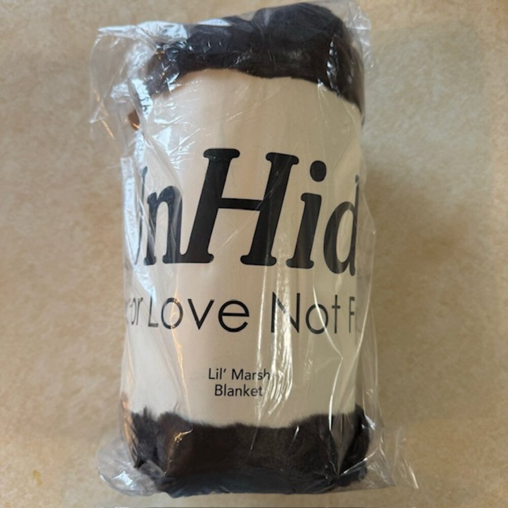 New UnHide Lil’ Marsh Brown Blanket - Chocolate Hare